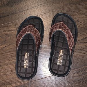 Reaction Kenneth Cole little boys flip flops.